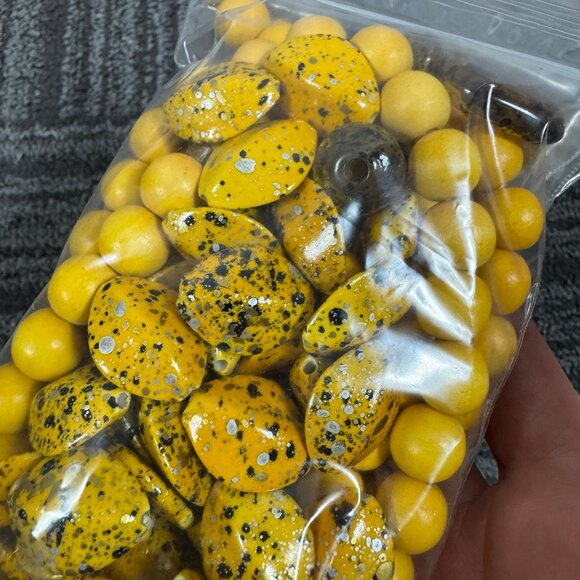 Yellow and Amber Mixed Bead Lot – Round, Speckled, and Cube Beads for Jewelry - Picture 3 of 6